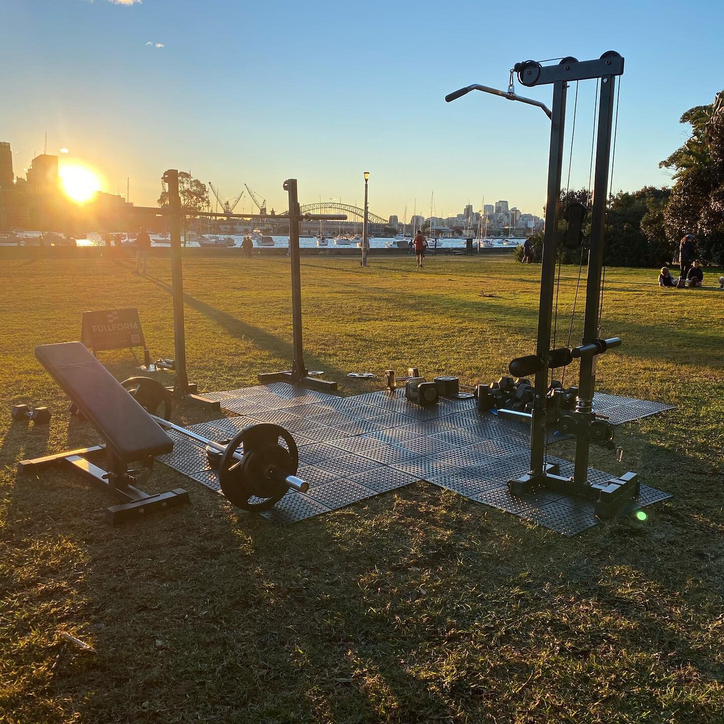 Sunset 🌅 
.
.
.
.
.
#outdoorgym #sydney #rushcuttersbay #yarranabbeparksydney