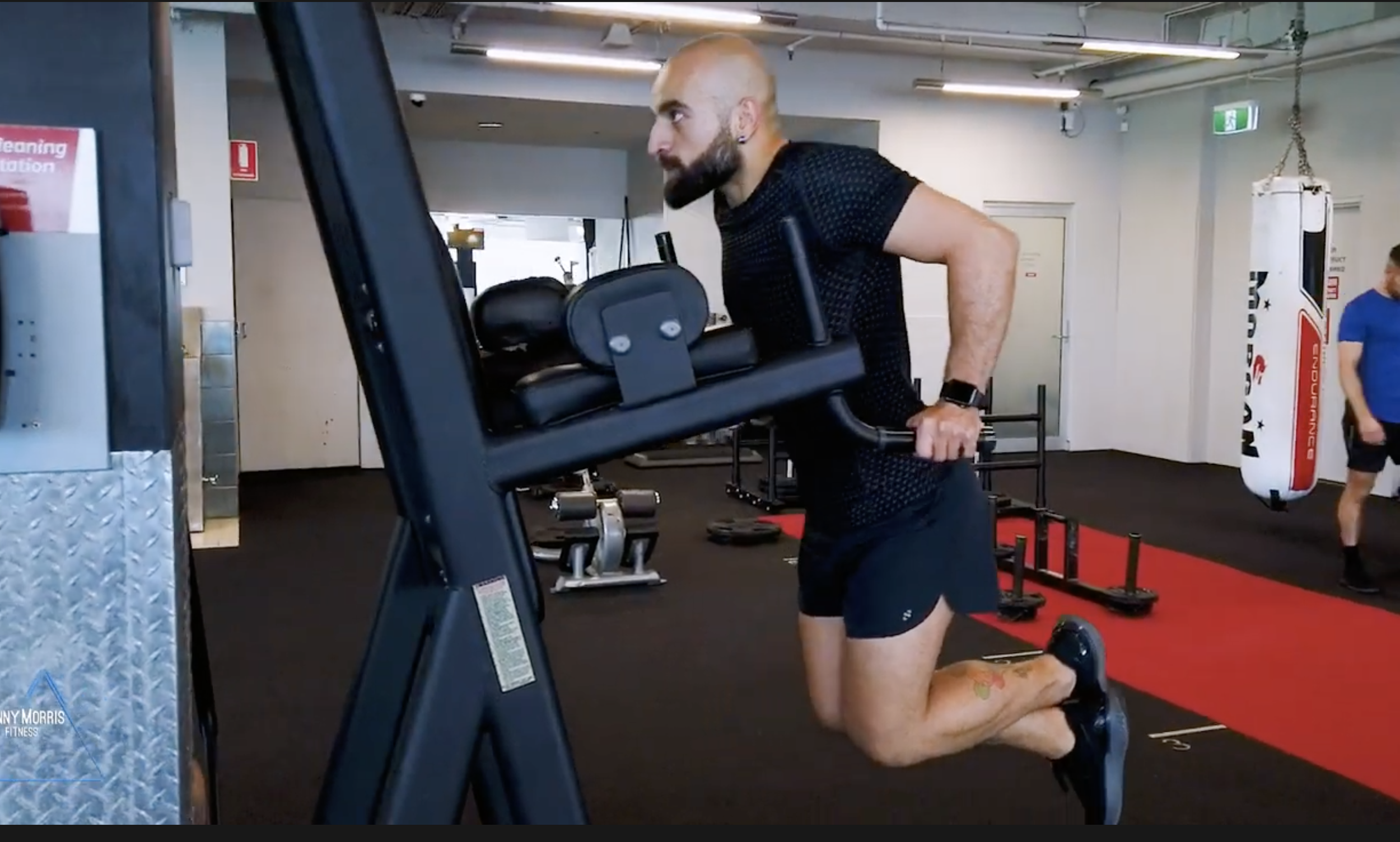 Gokhan performing dips during a FullForm training session in Sydney