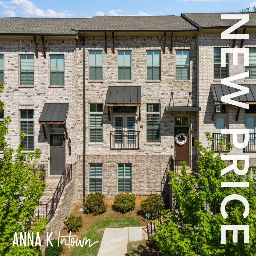 Price Improvement in Avondale Hills ✨

🏡 617 Harrington Hills

Welcome home to your newer construction townhome in Avondale Hills, a delightful combination of modern charm, practicality and the perfect location.

🛏️ 4
🛀🏻 3.5
✳️ gas fireplace and 
