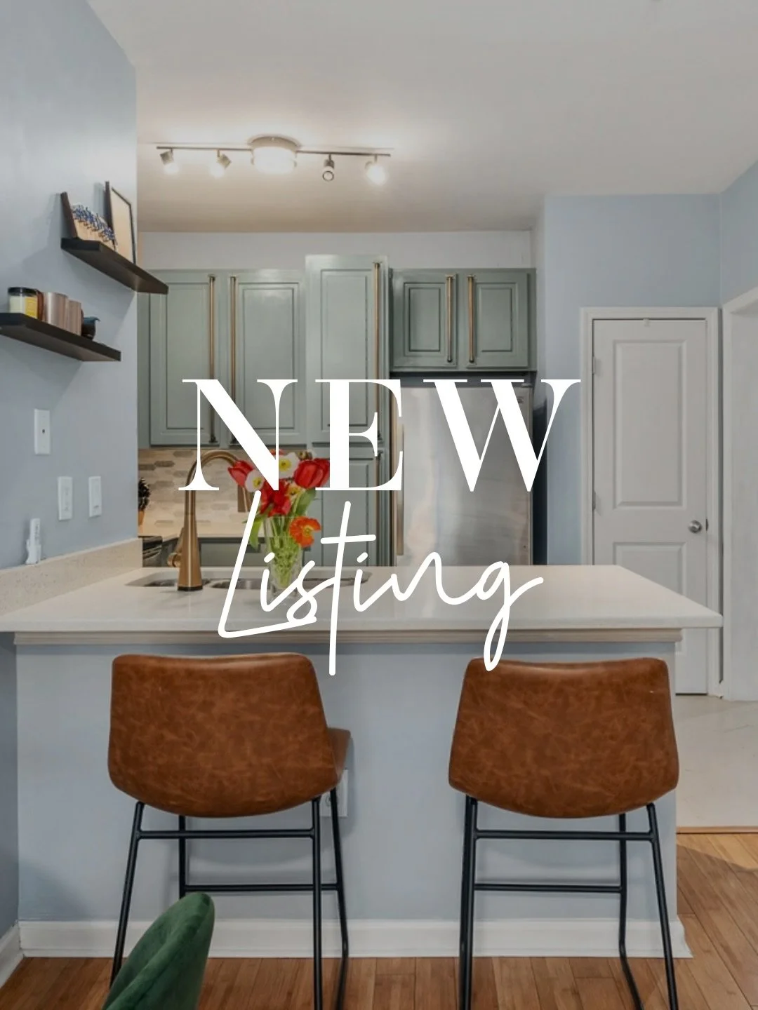 📍 821 McGill Blvd NE #3137

🏡 Open concept loft with light filled living space designed for easy everyday living and entertaining
👩&zwj;🍳 Renovated kitchen with breakfast bar perfect for morning coffee, casual dinners, or work from home days
🛋️ 