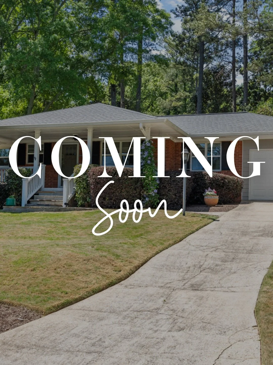 Smyrna Living, Quietly Connected ✨

Tucked at the end of a cul de sac in sought after Forest Hills, this updated brick ranch feels like a private pocket of calm while still keeping you close to everything Smyrna has to offer. A rocking chair front po