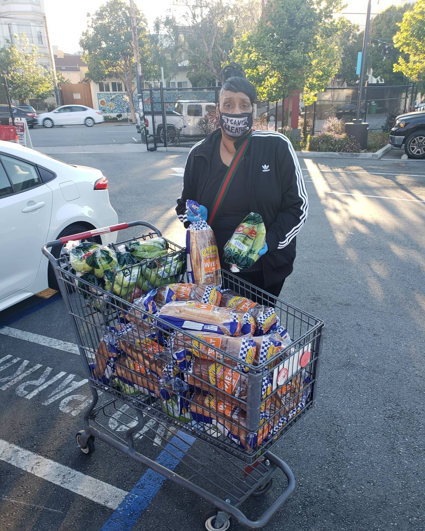 BIG RODNEY &amp; I JUST FINISH GROCERY SHOPPING, FOR OUR SENIOR CITIZENS OF THE WESTERN ADDITION. WE LOVE HELPING OUT WITH OUR COMMUNITY. #URBLESSINGS I would like to thank #successcenter #ZuniCafe #mayorsoffice #minniebells #peachespatties #chefrons