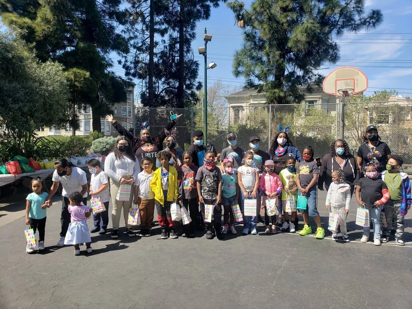 We just finished having a wonderful time with the kids of Hayes Valley North and South. The Easter egg hunt and passing out Easter baskets was wonderful. The kids had a great time. I would like to give a big thank you too.
#sfhdc #urblessings #Succes