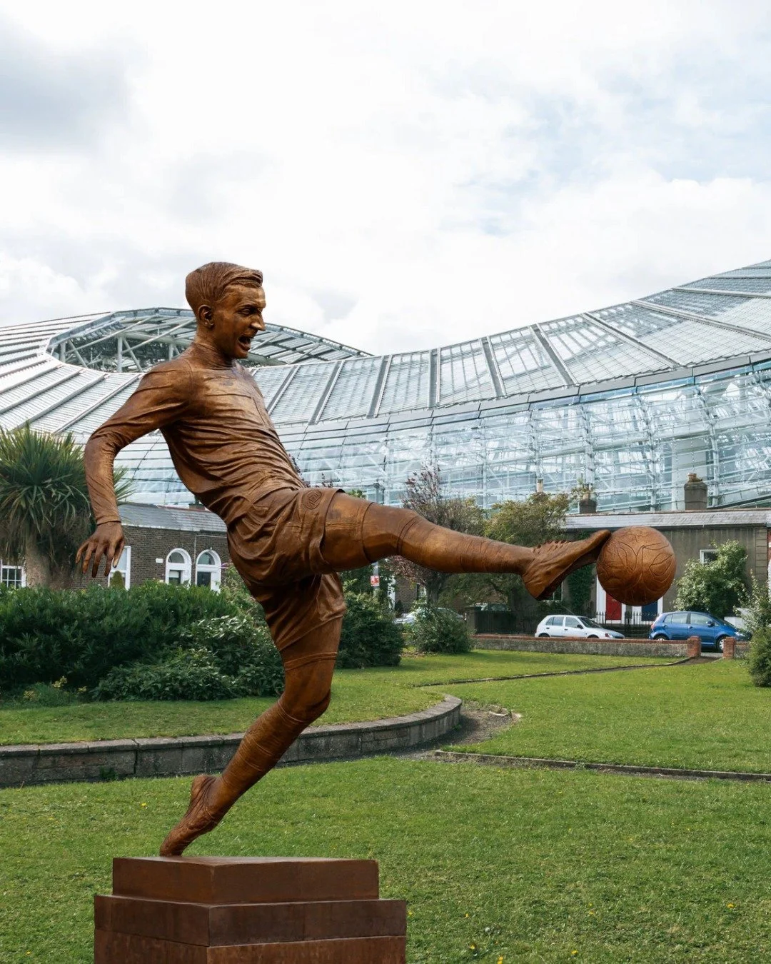 We&rsquo;ve seen enough. Build the statue! 🇮🇪🗿⚽️