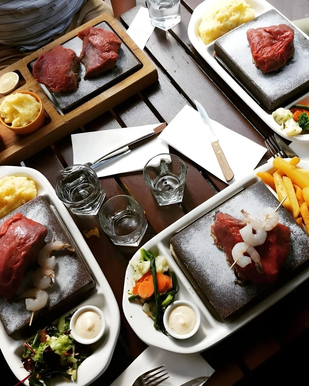 How good is hot rock dining - who misses the ol' stonegrill? 🔥