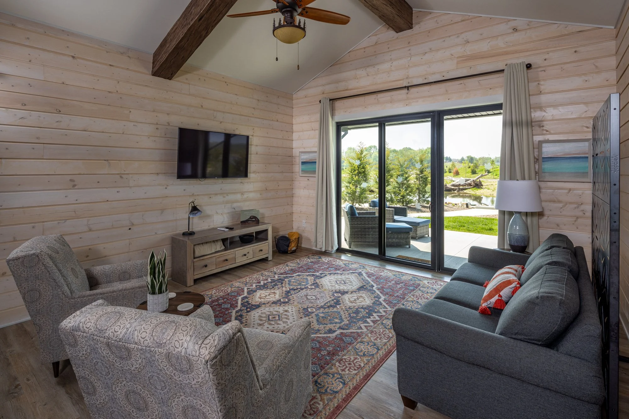 Cabin Livingroom.JPG