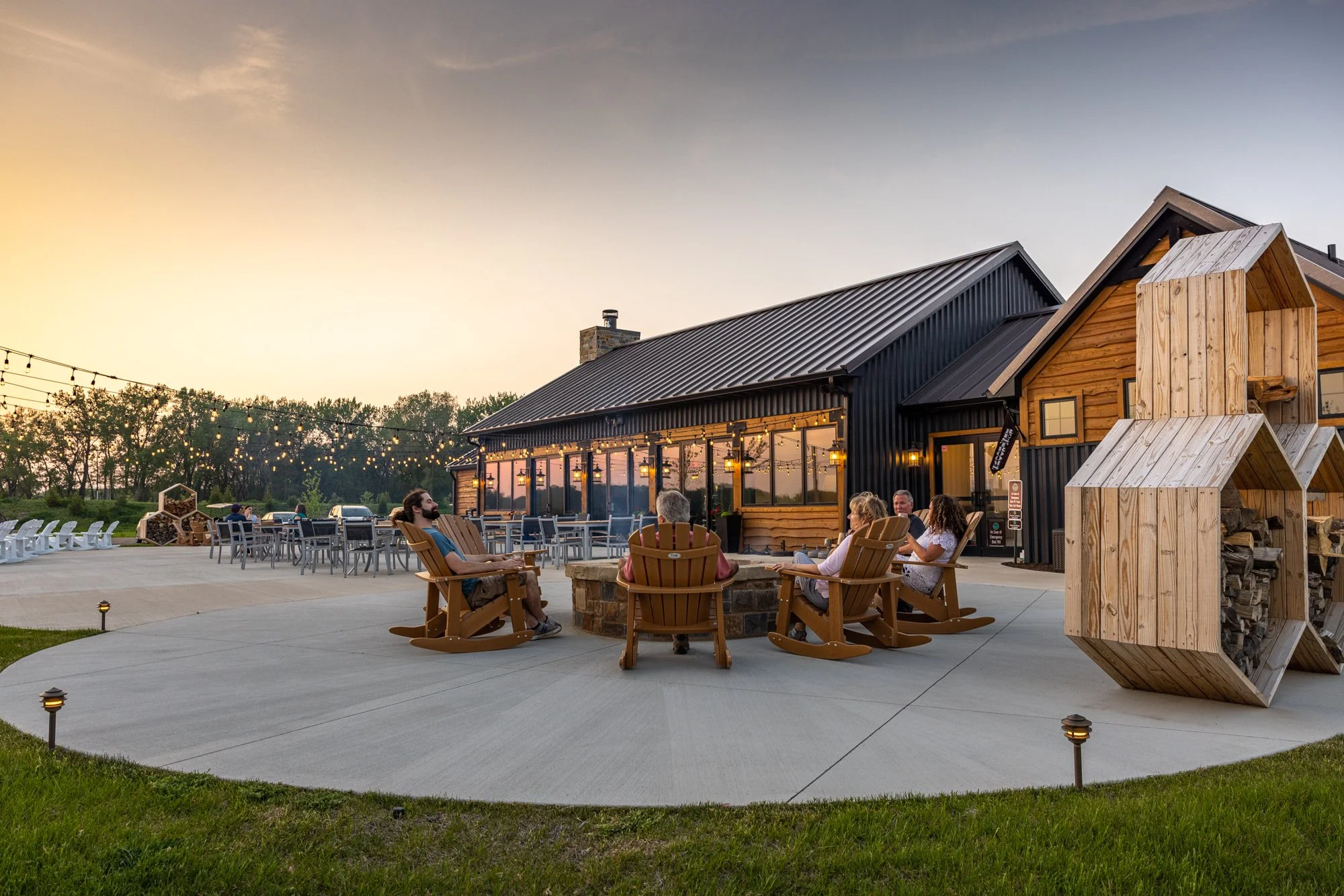 ISL-WB-Patio-Firepit-DiningTabes-SideAngle.jpg