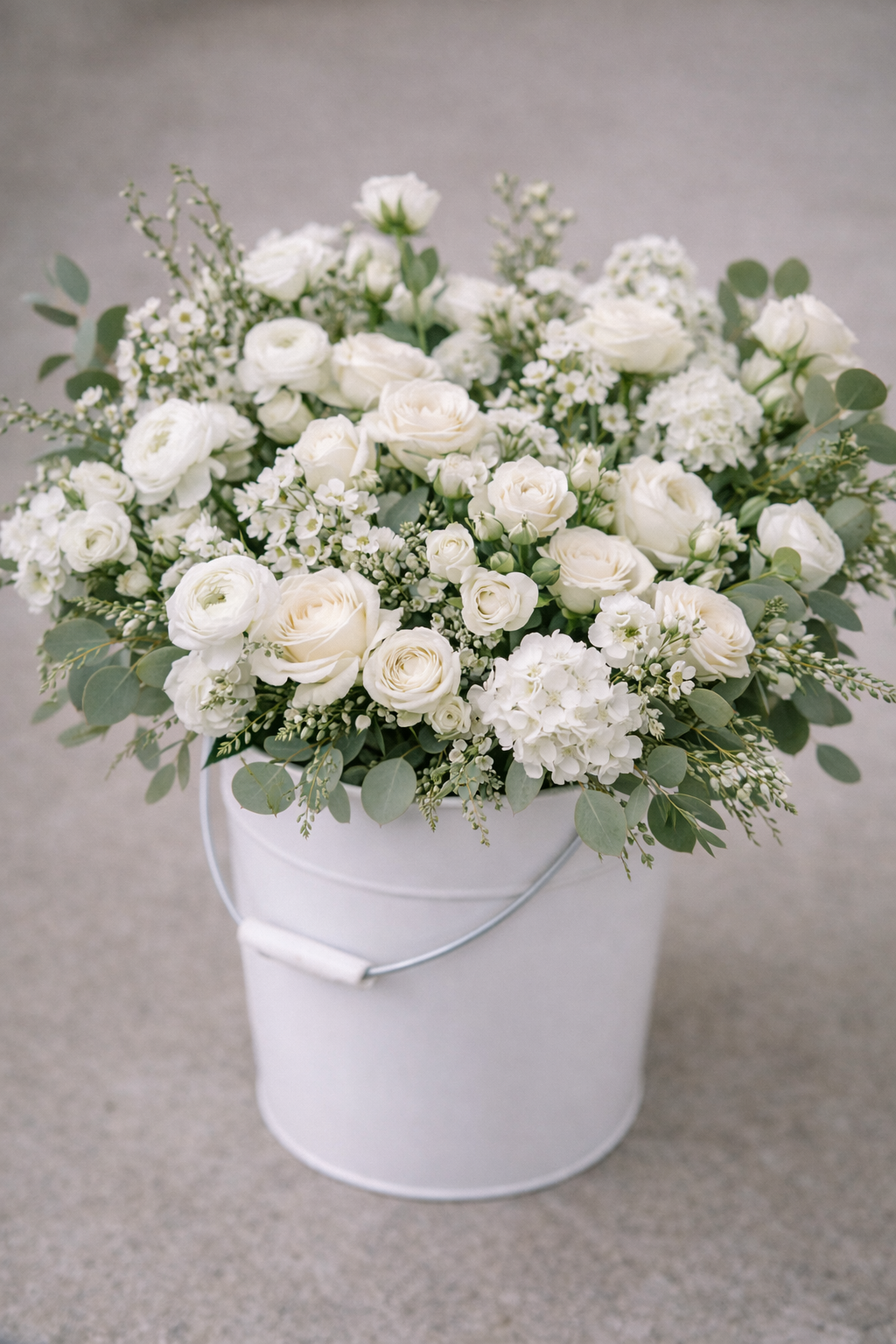 White Loose Blooms
