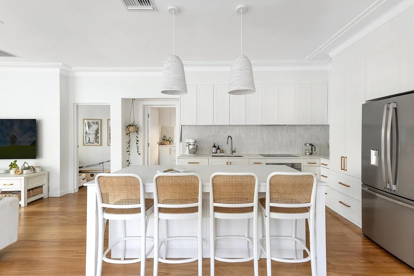Here is the internal renovation of the kitchen, living and main bathroom at one of our South Turramurra projects. We have opened the area up by removing existing brick walls. Then installed a large stacker door to open out onto the outdoor area. The 