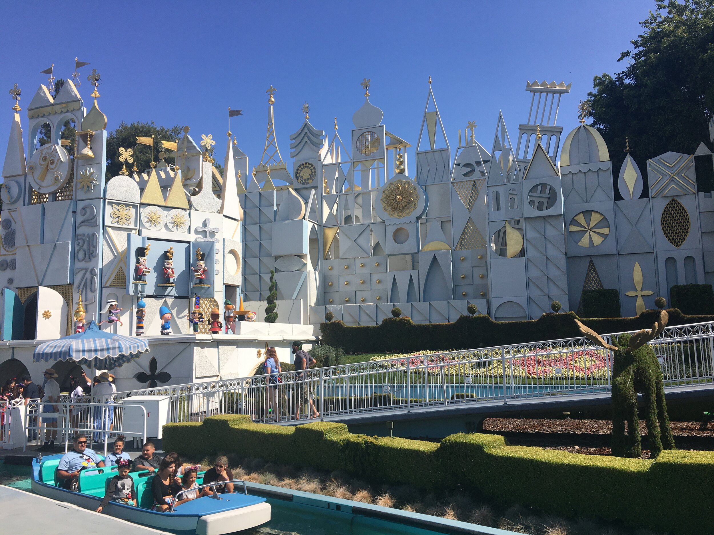 Tips on How to Make Disneyland Park Reservations ~ Daps Magic