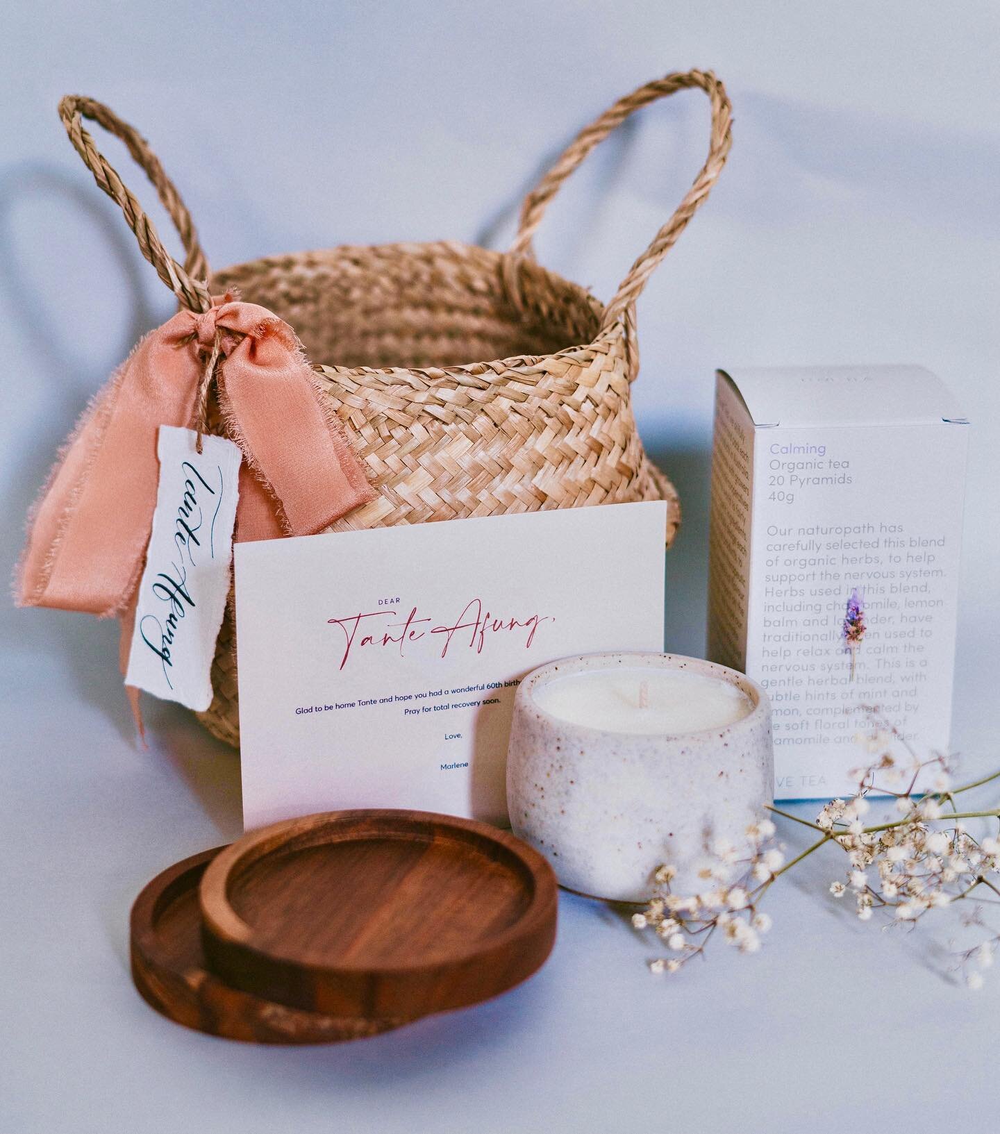 Ella basket 🌸
.
.

#KATAhampers #KATAbox #KATAhampersmelbourne #hampers #weddinghampers #bridalhampers #bridalgift #bridalshower #bridesmaidboxaustralia #weddingflower #weddingbox #bridalshowergift #bridesmaid #maidofhonour #bridesmaidgift #gifthamp