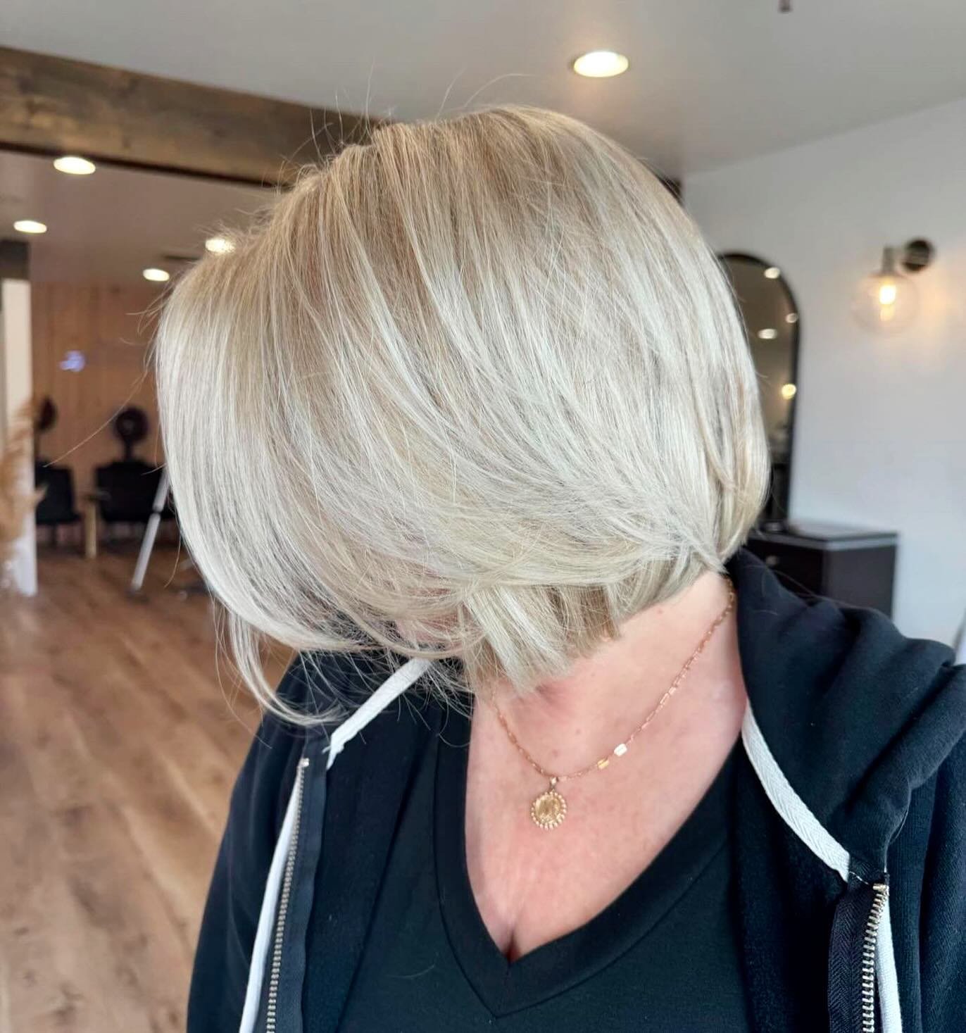 Light and bright this season☀️ 

@laceyxhairdesign with this beautiful look! 

#sumnerspremiersalon #sumnerstylist #sumnerhairstylist #sumnertownusa #sumnerhairsalon