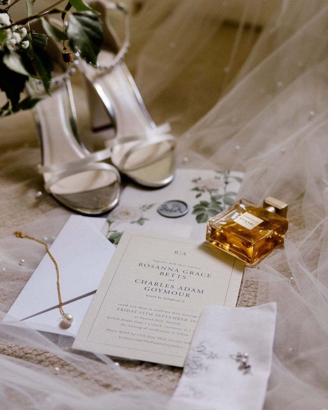 Your Wedding Day... the little things⁣
If time allows (photographers, I know those wedding morning schedules are tight!), keep hold of a copy of your invitation suite to be photographed alongside those special accessories, shoes, veil, perfume and fl