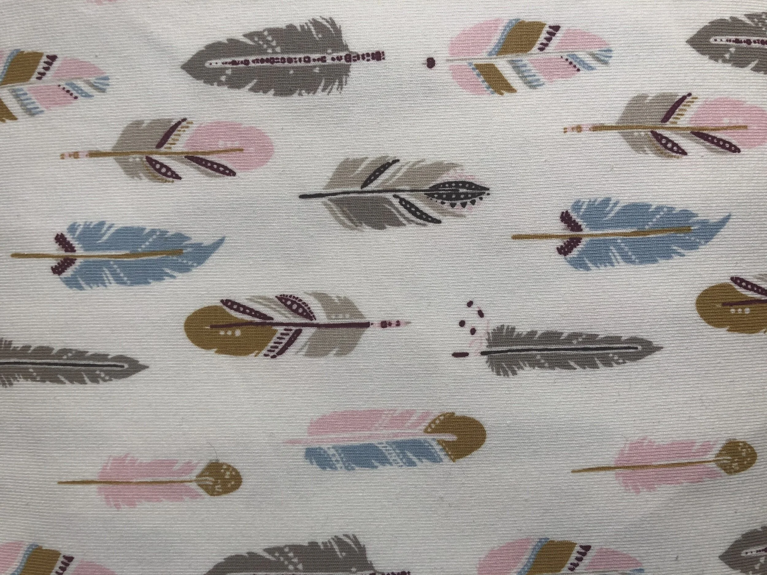 260007 PUNTO CAMISETA PLUMAS