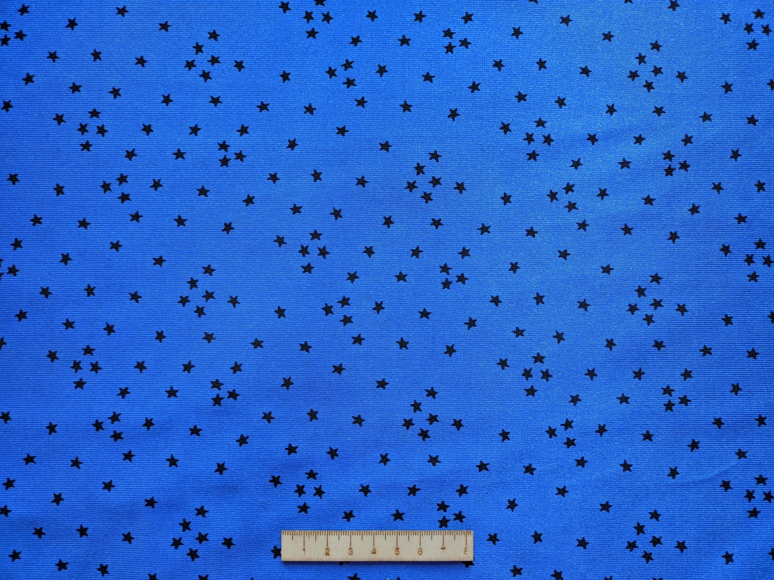 ESTRELLA NEGRA CON FONDO AZULÓN