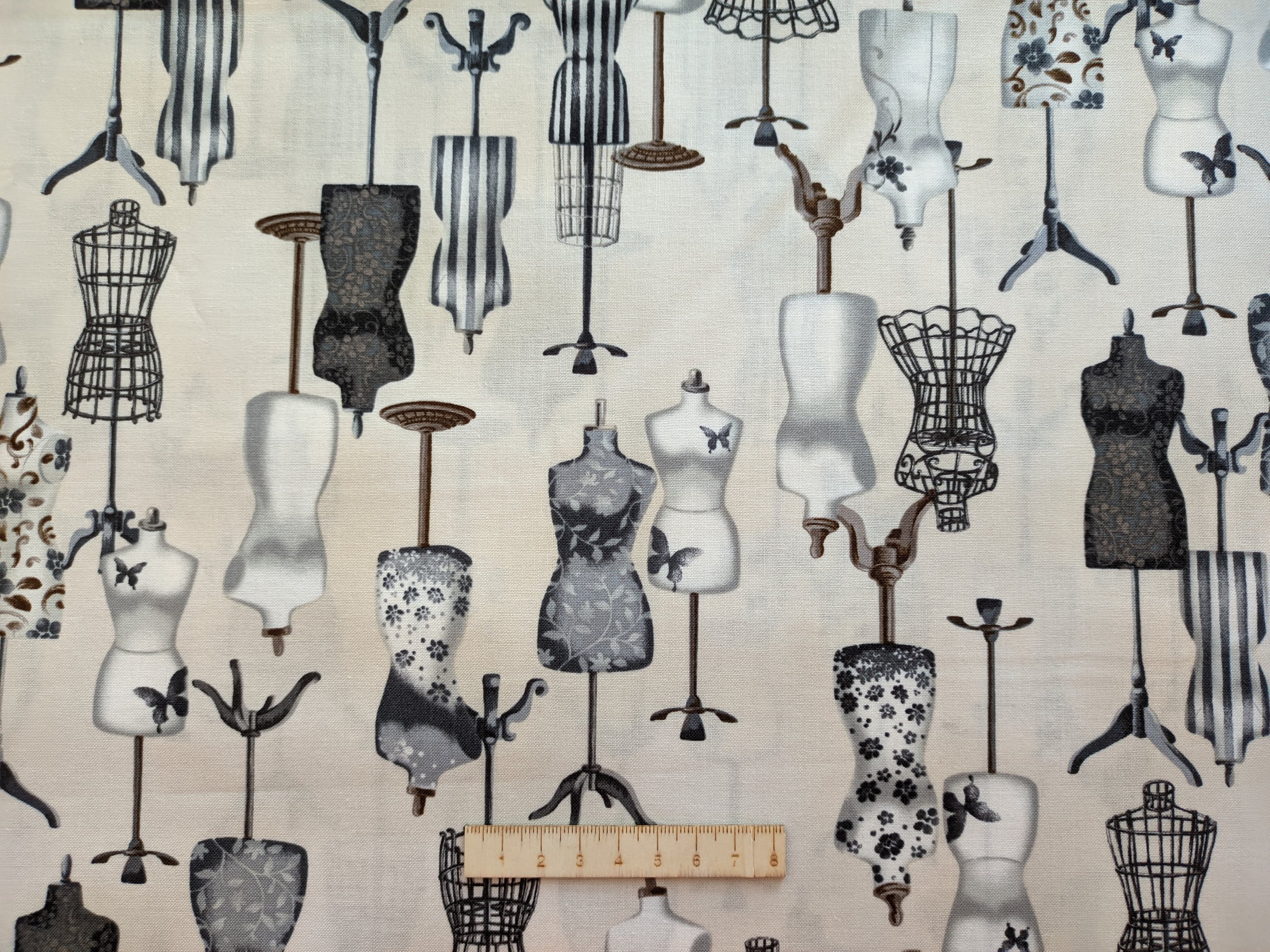 patchgraci-estampadomotivoscostura-hilosagujastijeras-robertkaufman-vintagecouturier-maniquis-2.jpg