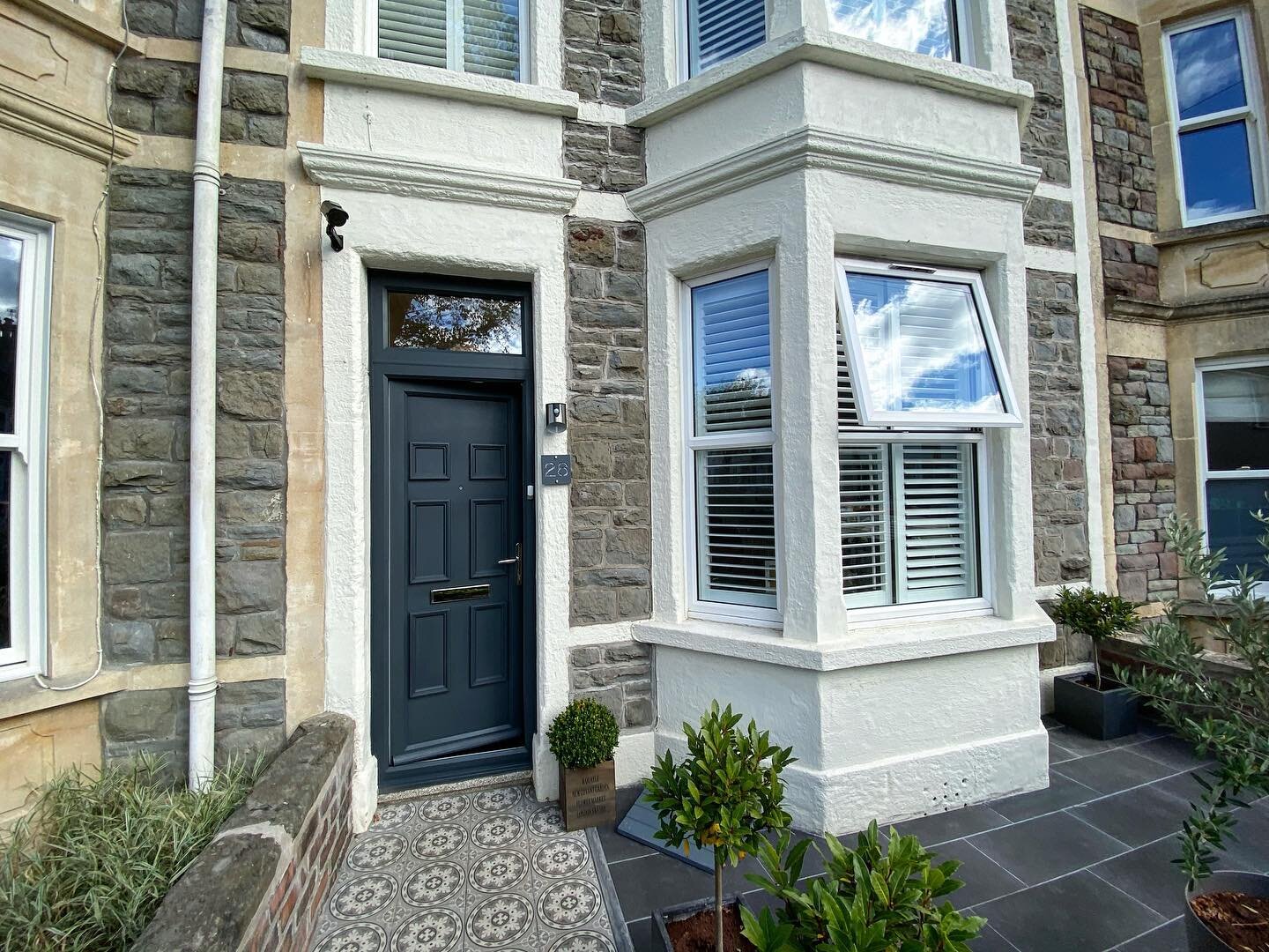 Door transformation from White to Anthracite Grey! We think the windows should go next. 😉 Don&rsquo;t you? 🎨💎

Call us on 08004700990 or WhatsApp on 07960764671 for a quote. We can spray anything! 👨🏽&zwj;🎨

Contact us for an instant quotation ?