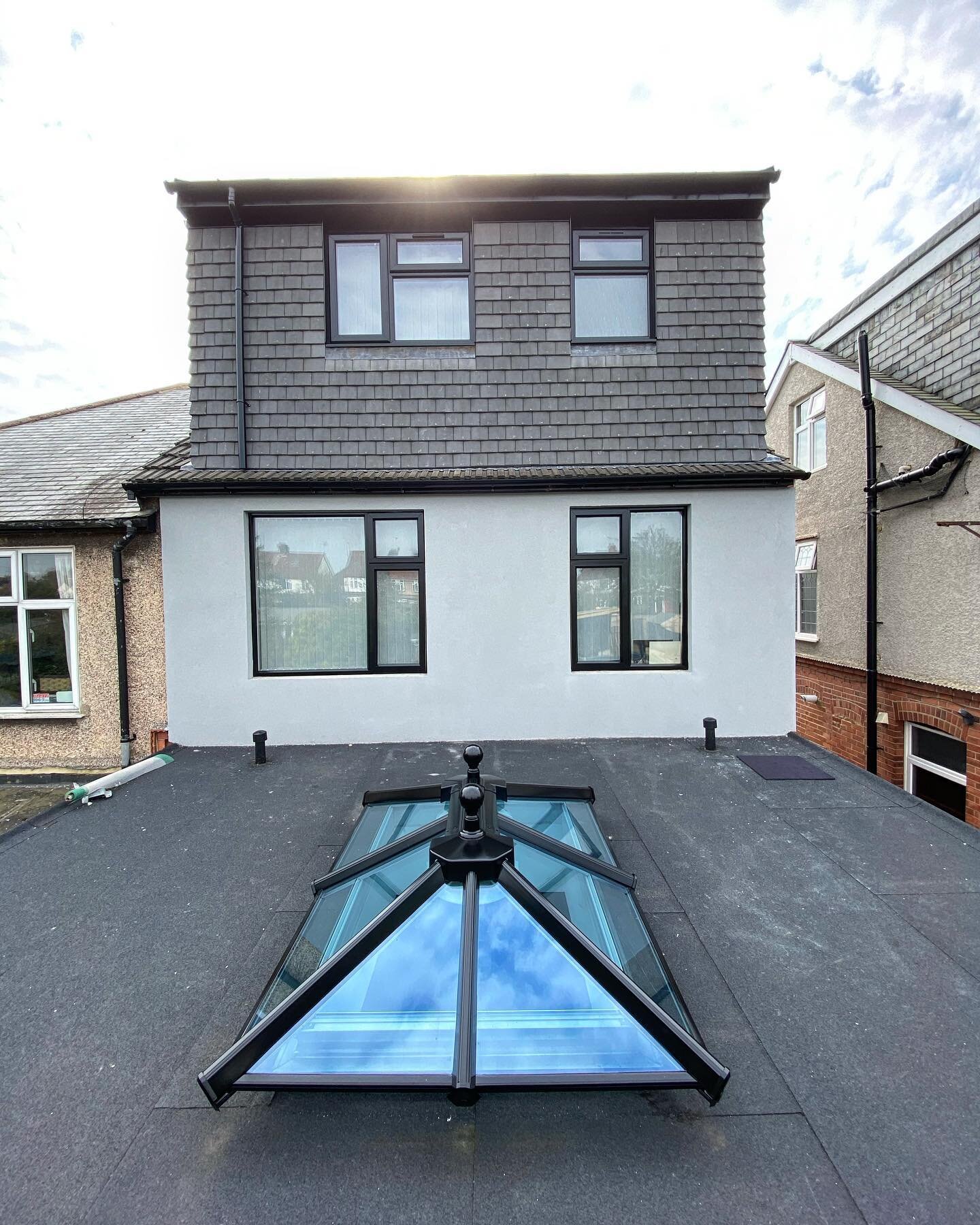 Another look at the house we transformed the other day! The windows on the back of the house and roof conservatory were sprayed Satin Black from White to compliment the rendering. Swipe to see what it looked like before! 🎨💎

Call us on 08004700990 