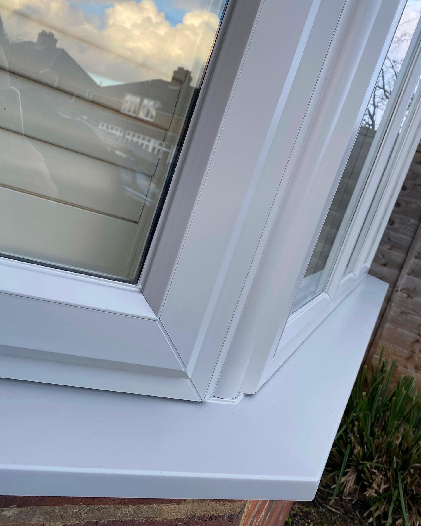 Swipe to see how we can transform your old windows! 🥳 Hard to believe these were the same windows, but our mission here at uPVC SPRAY WORKS is to Restore, Enhance and Protect! We sprayed this from White to RAL 7038 &lsquo;Agate Grey&rsquo;. 🎨💎

💵