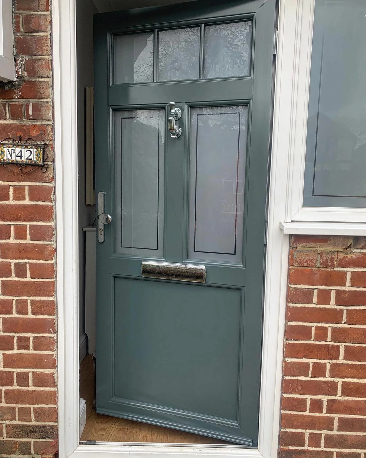 💵 - Up to 90% cheaper than replacing
👨🏽&zwj;🎨 - Variety of colours and finishes
💎 - Flawless factory finish
👷🏽&zwj;♂️ - Minimal disruption
🎨 - Long lasting durable coating

📞 0800 470 0990
📲 0796 076 4671
💻 info@upvcsprayworks.co.uk

Call 