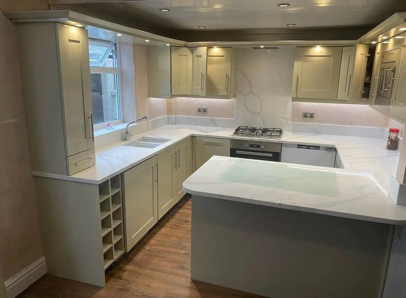 💵 - Up to 90% cheaper than replacing
👨🏽&zwj;🎨 - Variety of colours and finishes
💎 - Flawless factory finish
👷🏽&zwj;♂️ - Minimal disruption
🎨 - Long lasting durable coating

📞 0800 470 0990
📲 0796 076 4671
💻 info@upvcsprayworks.co.uk

Call 
