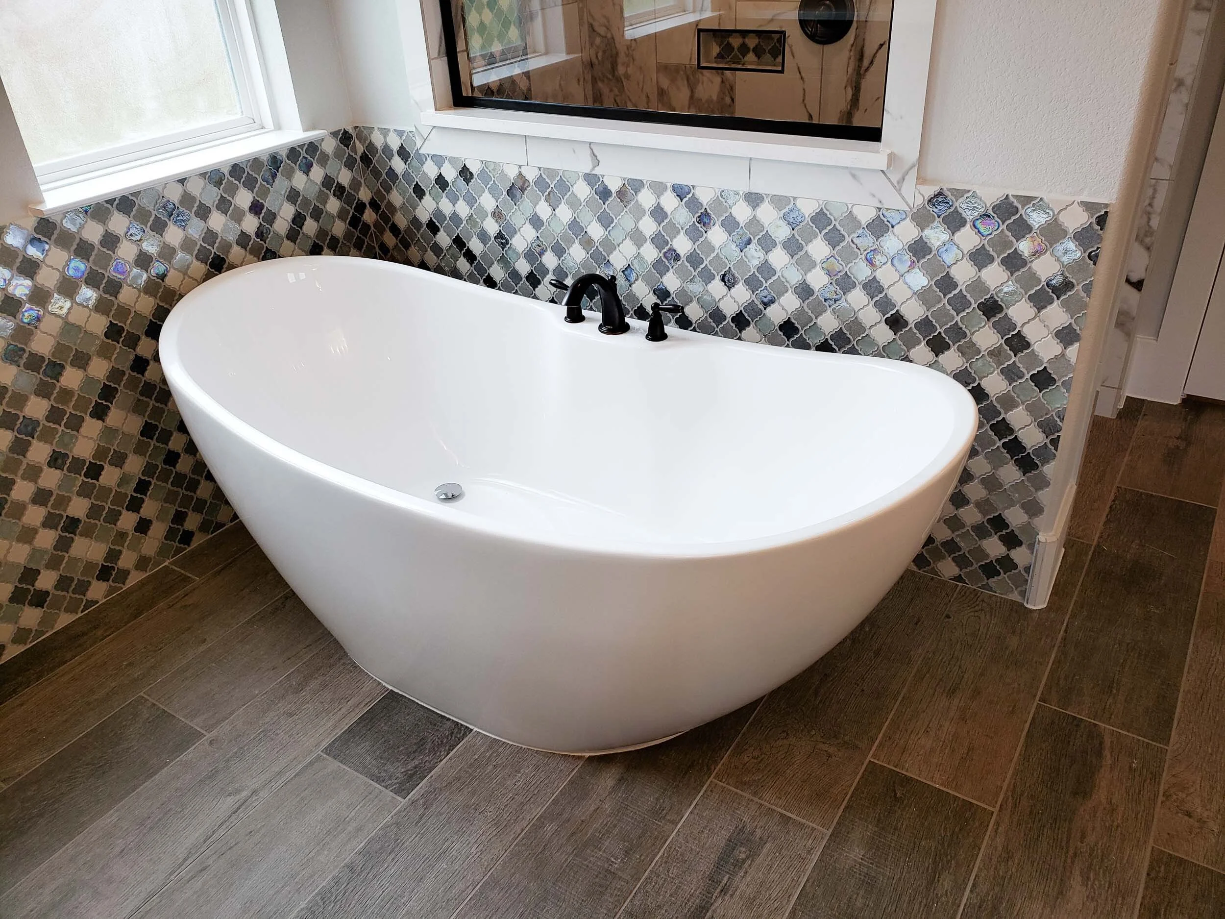Master bath 1.jpg