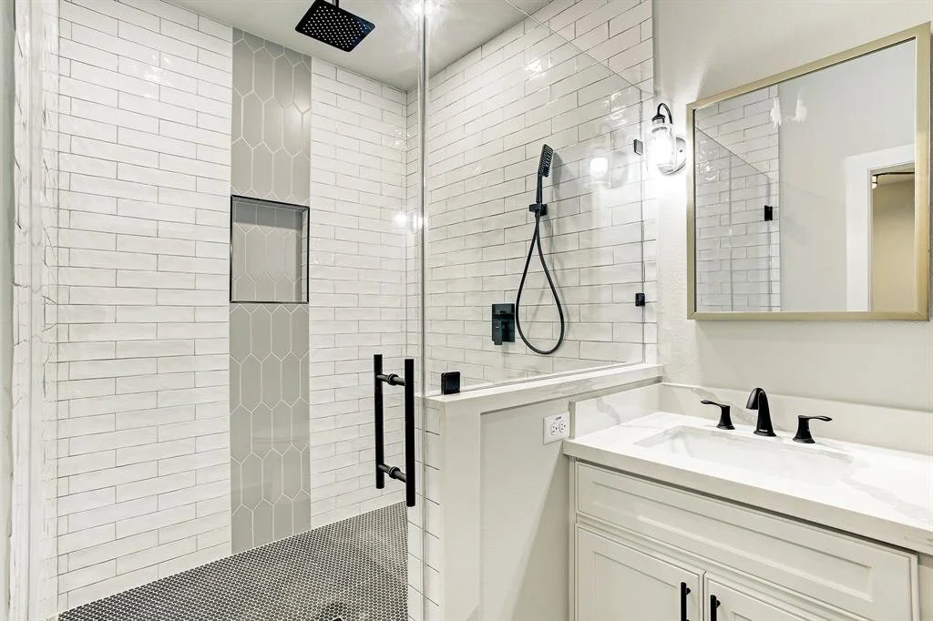 Master bathroom 2.jpeg