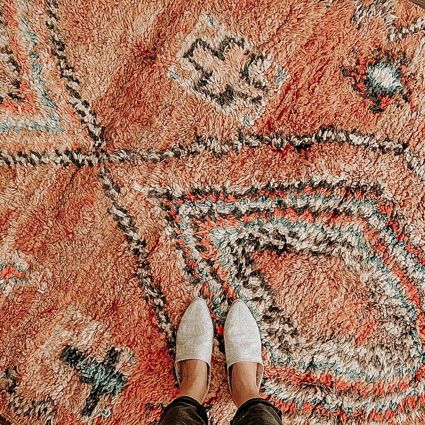Did you know we have floor coverings for hire? This beauty is a handmade vintage Moroccan rug 😍⁣
⁣
⁣
⁣
⁣
#littleceremonies #events #noosaheads #sunshinecoastevents #caloundra #gympie #brisbanewedding #brisbaneparty #brisbanepartyhire #brisbane #even