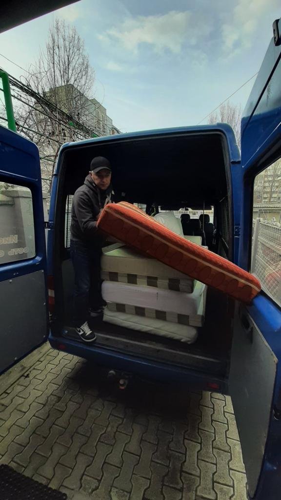 Mattresses for Ukrainians arriving at Mission Lumina