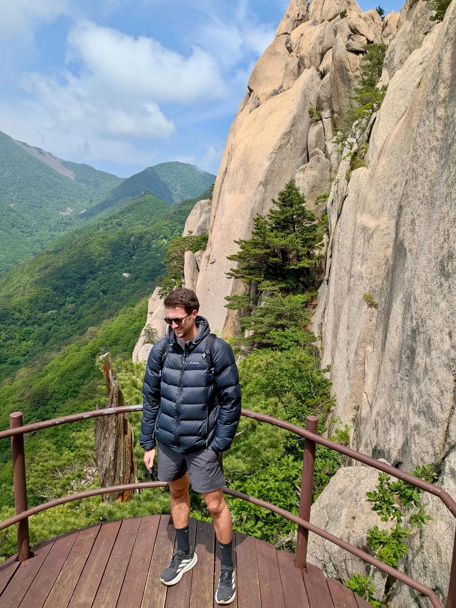Hiking up Ulsanbawi Rock in Seoraksan National Park in the clouds, only to be rewarded with clear skies at the peak ⛰️ 

Easily one of my favourite parks to hike through to date 🙌🏽

#seoraksan #southkorea #sokcho