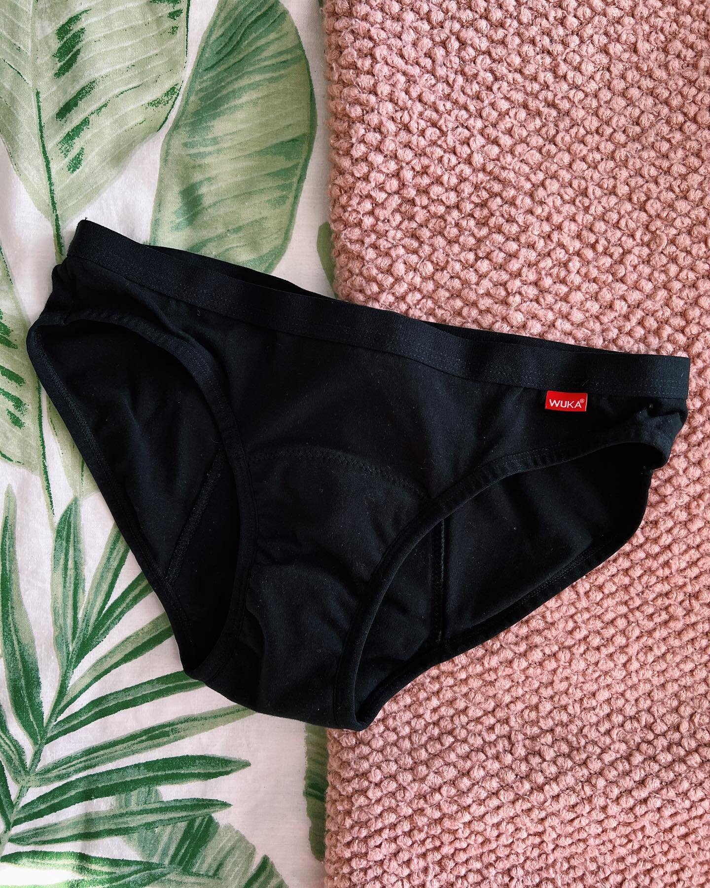 What a life changing experience period pants are. 🙌🏼 I&rsquo;d heard people talking about them, contemplated it and then after a good discussion with a friend looked into getting a few pairs to try myself. 

Prior to pants I used reusable pads, and