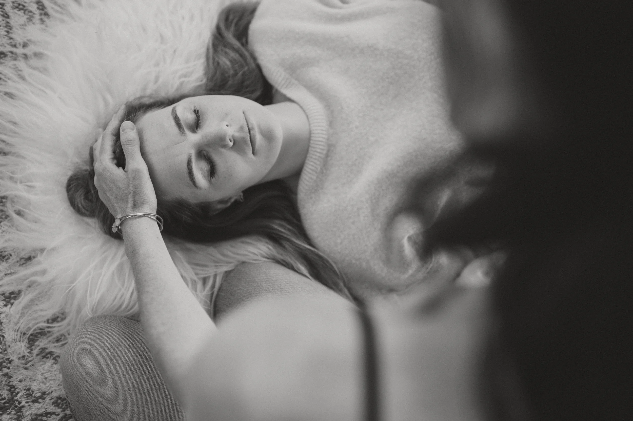 Ademcoach begeleidt verbonden ademwerk tijdens ademcirkel