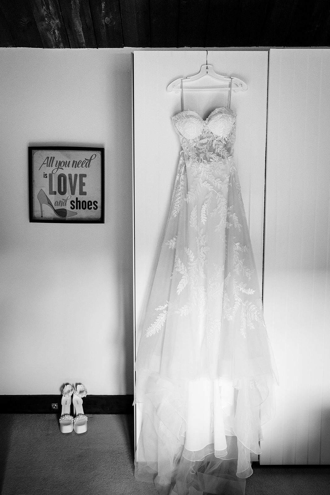 Bradwell_Abbey_Wedding_Venue_Photography_Emily_Renier7.jpg