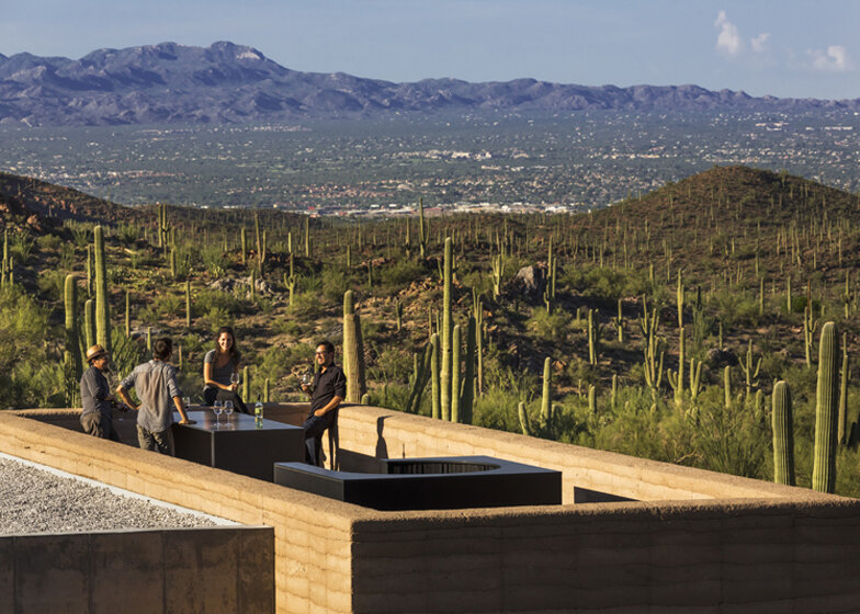 Dezeen_Tucson-Mountain-Retreat-by-DUST_ss_13.jpg