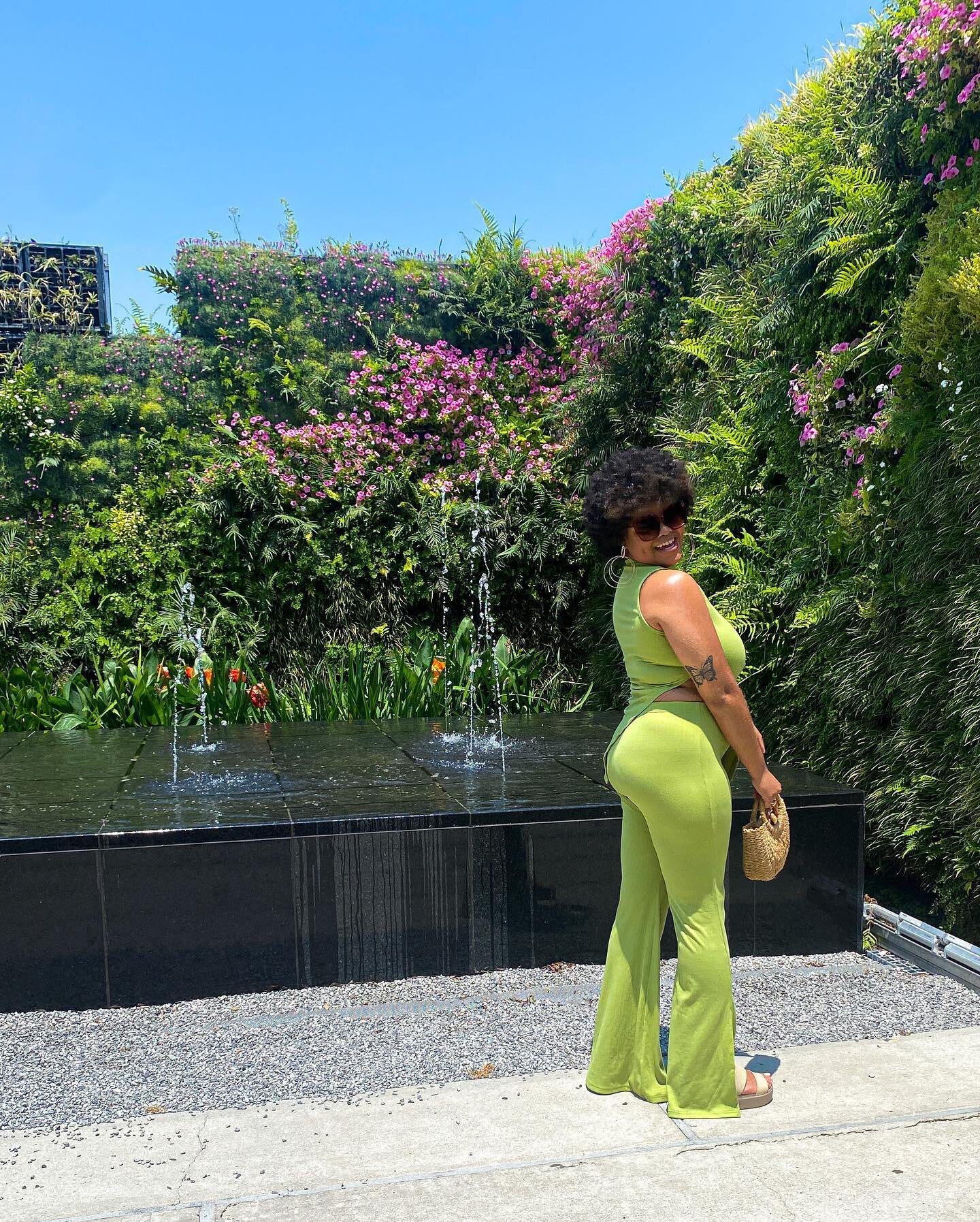 What happens when a work of art visits another work of art? ☀️I deeply enjoyed being surrounded by so much beautiful nature and artwork at New Orleans&rsquo; Botanical Garden in City Park. This was the type of place you could literally feel the magic