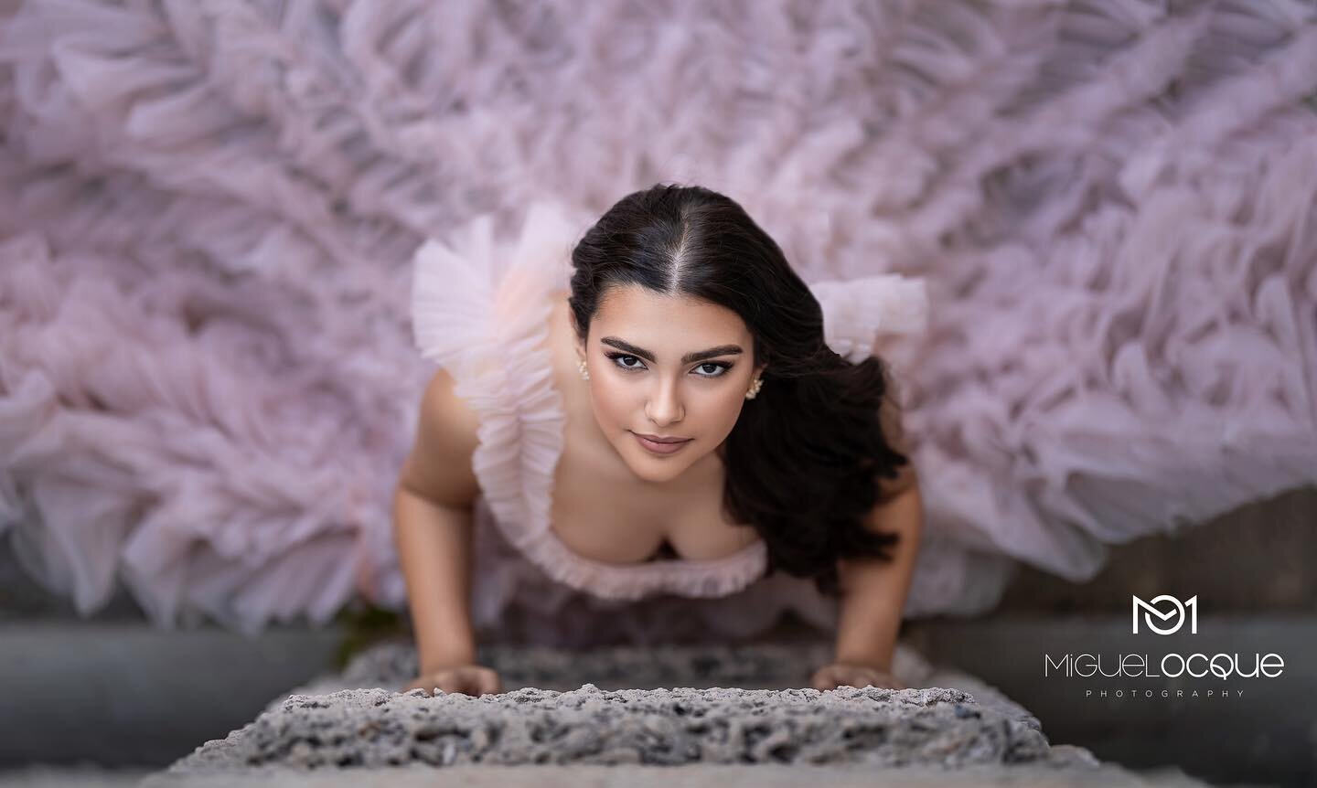 Introducing the stunning Kaylen, looking like a doll in her quinceanera portrait session! 😍👑 Wearing one of our favorite dresses, she absolutely slayed this look! 💃 #Quinceanera #PortraitSession #Stunning #Gorgeous #Fashion #Beauty #Doll #Kaylen