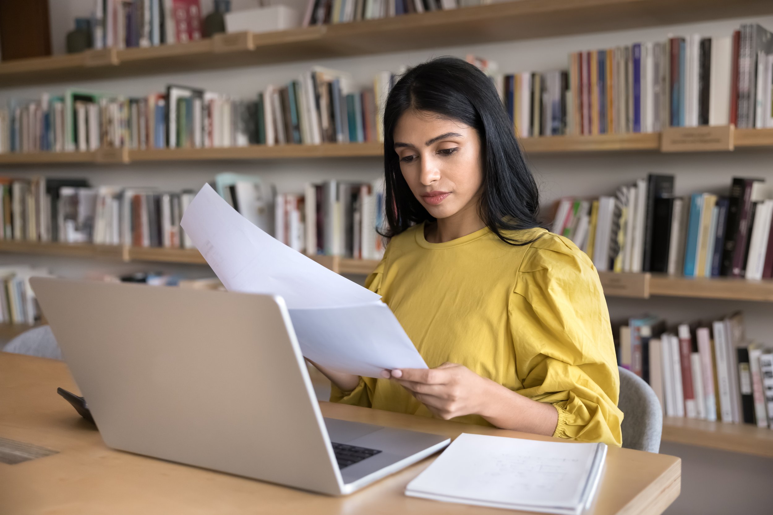 Préstamos Estudiantiles - Federales vs. Privados: ¿Cuál es la Diferencia?