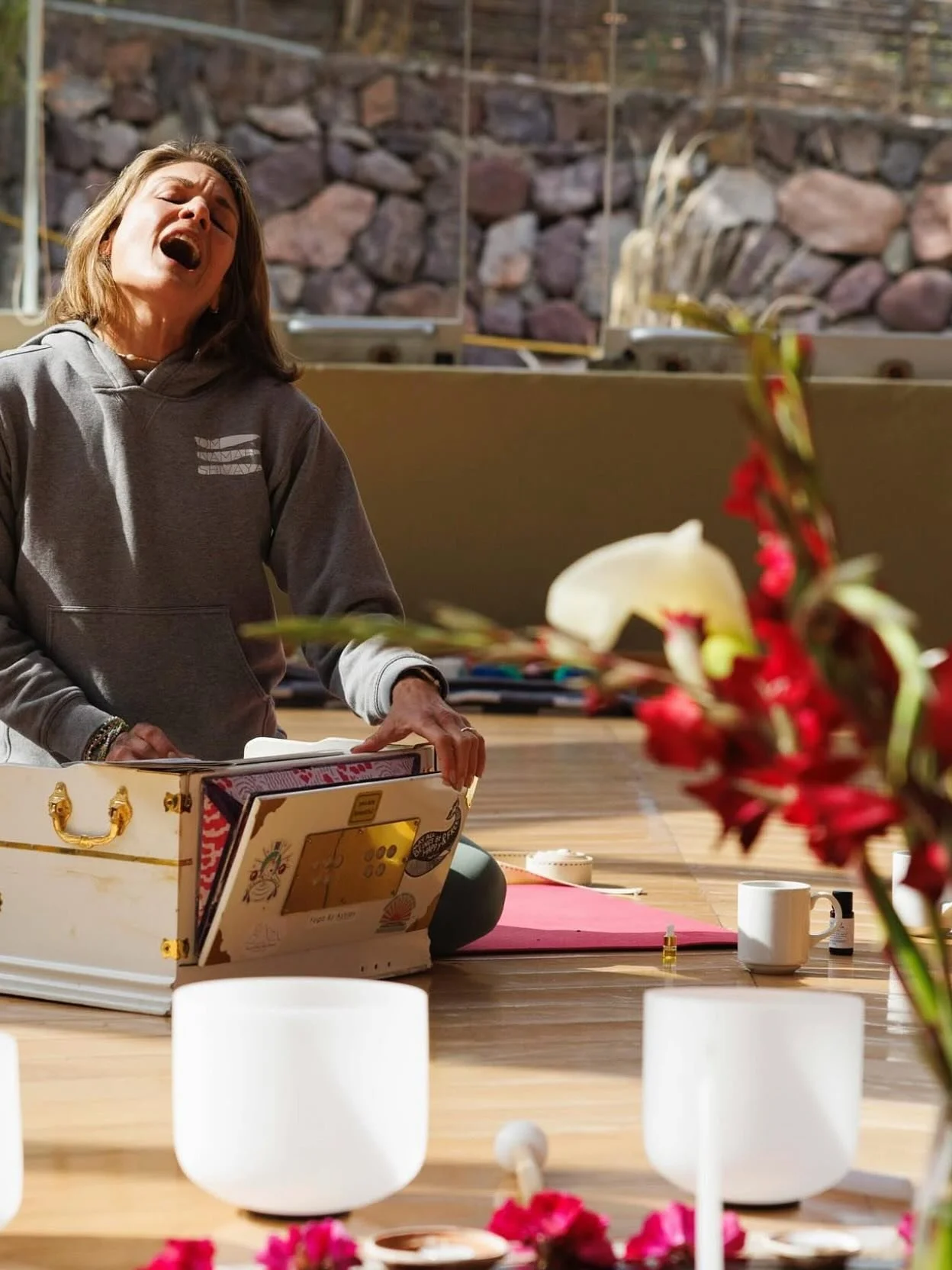 Join us for a Jivamukti Yoga Experience with the amazing @yoga.by.ashley from 7:30-8:30 AM! an immersive journey that unites asana, pranayama, meditation, and Bhakti through mantra and Kirtan chanting accompanied by the harmonium. Each class explores