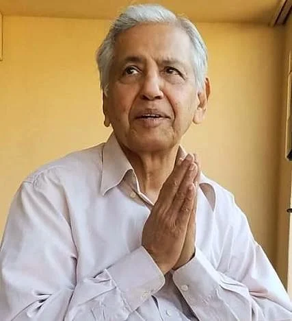 Only a few more days to welcome @ramaswamisrivatsa at MLC! Individual sessions are now open to practice with @ramaswamisrivatsa ! Join us in person or online! this October, Miami Life Center is beyond honored to welcome Srivatsa Ramaswami, one of Sri