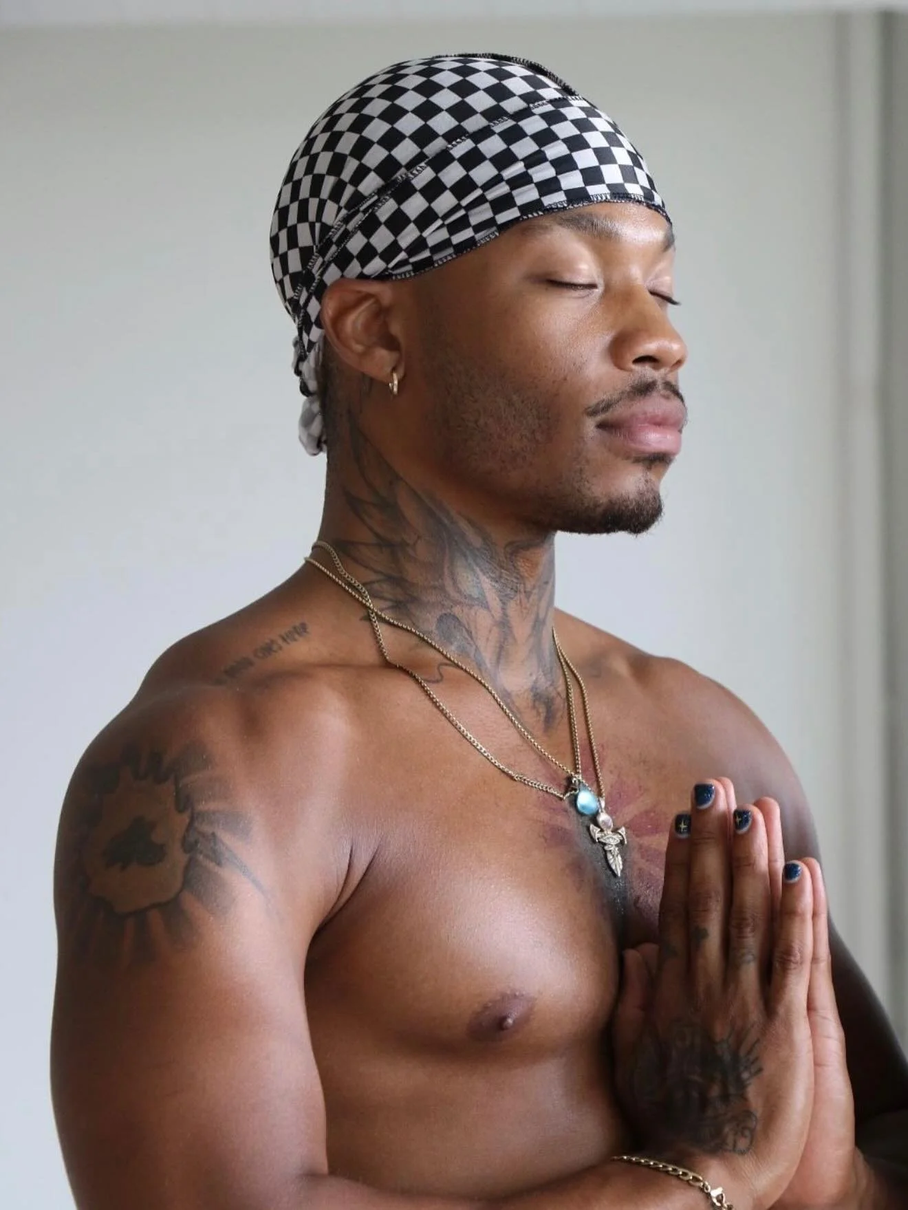 New teacher alert! Meet @arashi_supanova Arashi will be teaching three times a week in both locations! Wynwood and South beach! Arashi was Born and raised in Harlem NYC, as an artist, musician, and writer, Arashi found Hot Yoga in Los Angeles where h