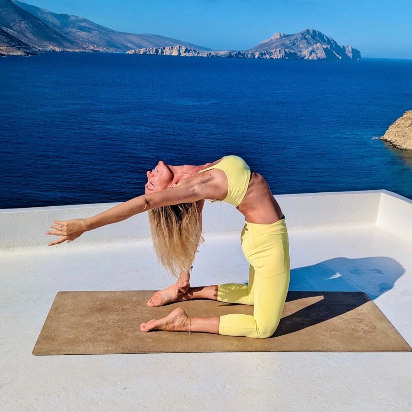 Today join the one and only @yoga_dany for a Ha-Tha Vinyasa class in South Beach Life Center! This class explores the traditional asanas (poses) of yoga, with basic to challenging options offered. The asanas are held for 5-7 breaths with an explanati