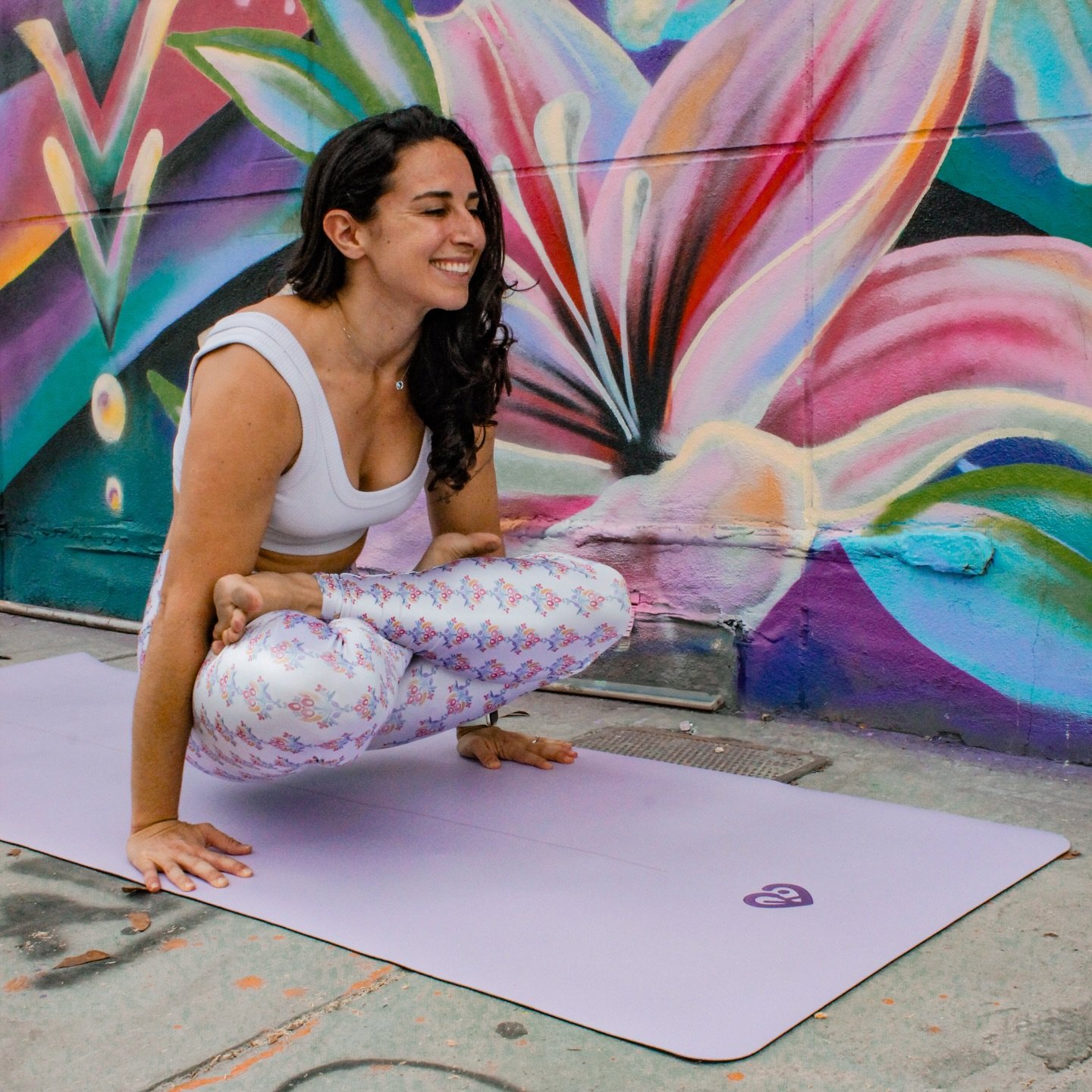 Tha amazing @ashtangawithpaige is now teaching our Handstand Vinyasa on Wednesdays! Come get upside down with her and let&rsquo;s have fun with it from 6:00 pm - 7:00 pm in Wynwood!

Come flow through a fun and energizing vinyasa sequence with lots o