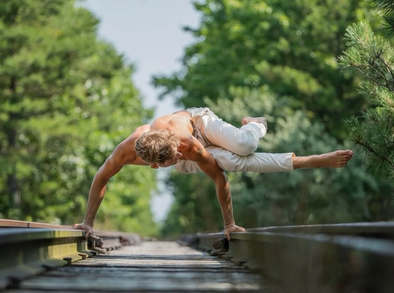 NEW CLASS AND TEACHER ALERT!!! Please welcome @thomasshute_ ! Thomas Shute began his spiritual journey in 2016 through meditation, personal development, and the study of consciousness, searching for a deeper understanding of himself and the world aro