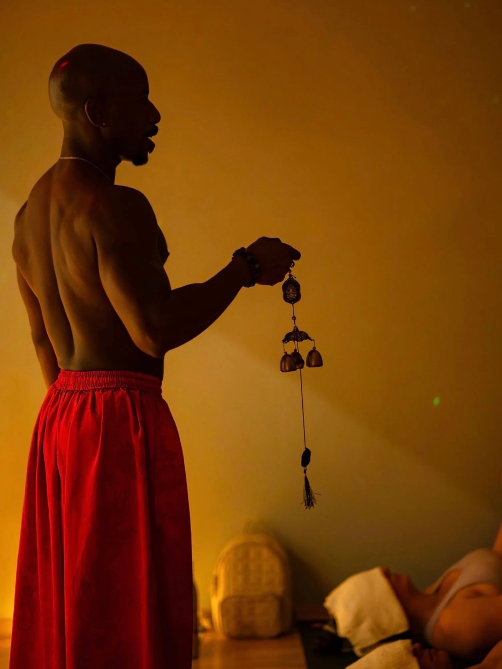 Tonight join @_theblcklatino for a Yin session at 7:30 pm in @lifecenteryoga Lincoln Rd! Immerse yourself in a deeply restorative experience that blends the meditative stillness of Yin Yoga with the soothing vibrations of sound healing. This class in