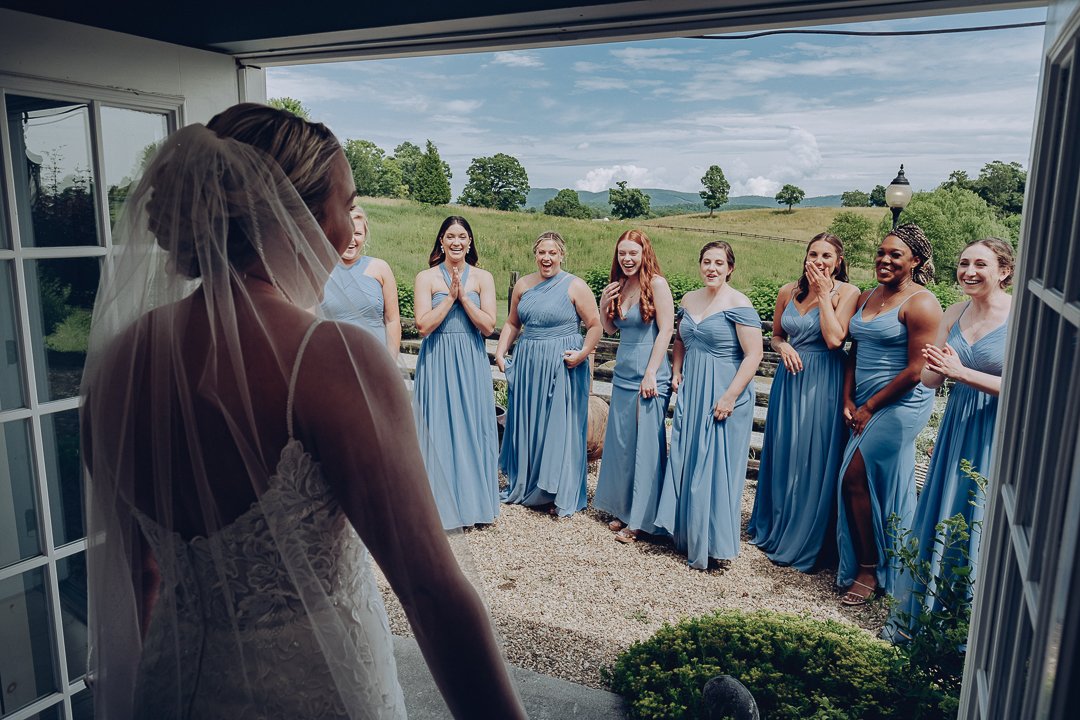 Sinkland-Farms_Wedding-Venue_Bride-Bridesmaids-The-Honeymoon-Cottage-Suite_Haynes-Webb_Studio221_sm-web-93.jpg