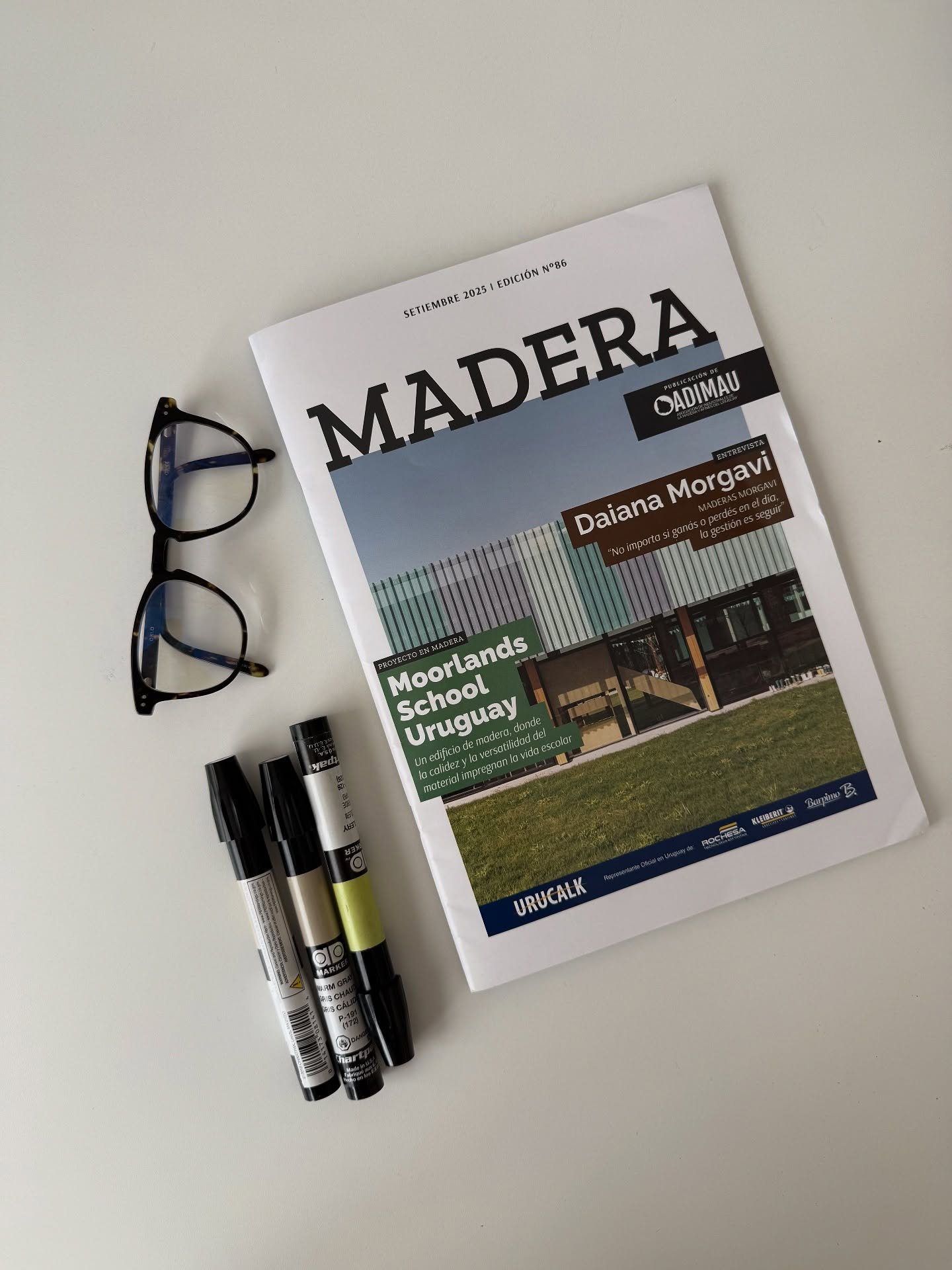 Hoy recibimos la revista Madera, una publicaci&oacute;n de @adimau_uy con una nota divina sobre varios de nuestros Proyectos. Muchas gracias!  #estudio1601 #intwriorismouruguay #proyectosllaveenmano #prensa