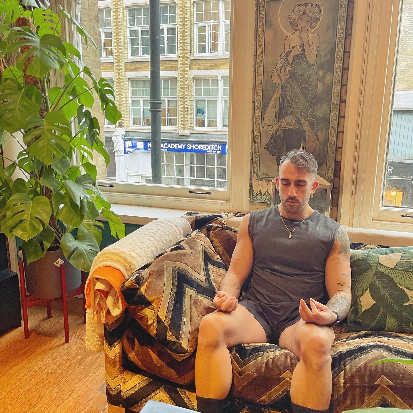 Meditation changed my life - LITERALLY! 🧘🏽&zwj;♂️ 

Two years ago I was in a very stressful time of my life, I was going through a rough patch with my relationship with myself and others, I was highly stressed with work and I felt like everything w
