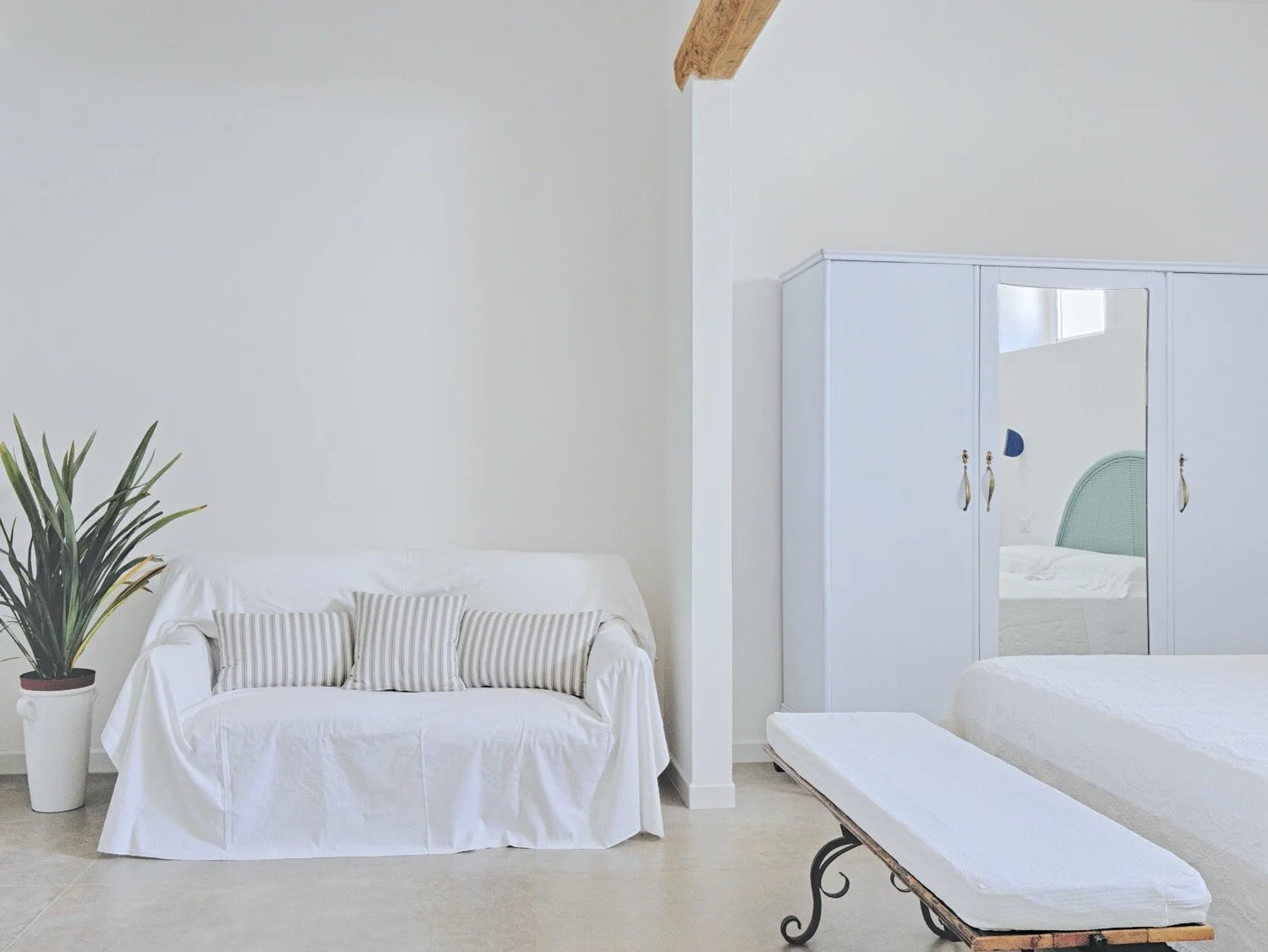 big_lamia_ulivo-trullo_santangelo_interno_ceglie_messapica_trullo_e_lamia2021cobell27.jpg