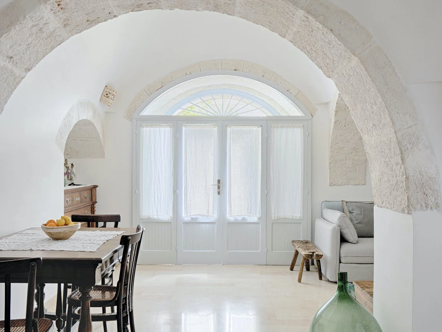 big_trullo_arco-trullo_santangelo_interno_ceglie_messapica_trullo_e_lamia2021cobell4.jpg
