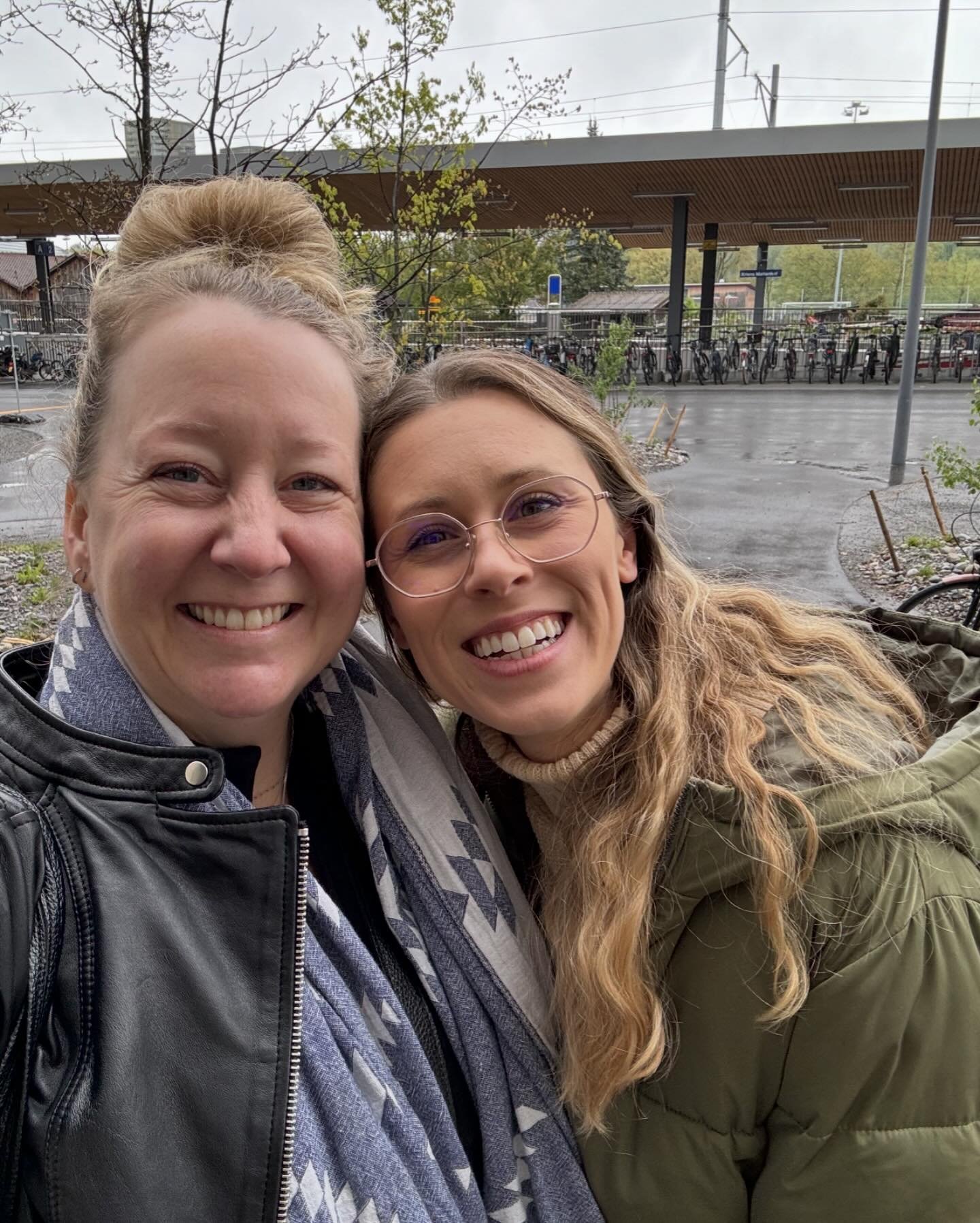 Getting to see your squeeze a longtime client in real life while on vacation in Switzerland? 10/10 😍 

1:  Client coffee in Lucerne
2 - 3: Gorgeous old town Zurich, my old stomping grounds 🥰
4-10: en route to, then in and around Lugano, Switzerland